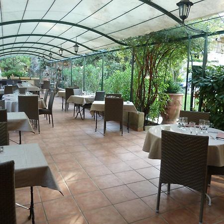 Logis Hotel - Restaurant Residence Les Cedres Villeneuve-lès-Avignon Exterior foto