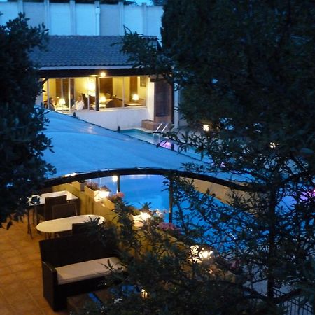 Logis Hotel - Restaurant Residence Les Cedres Villeneuve-lès-Avignon Exterior foto