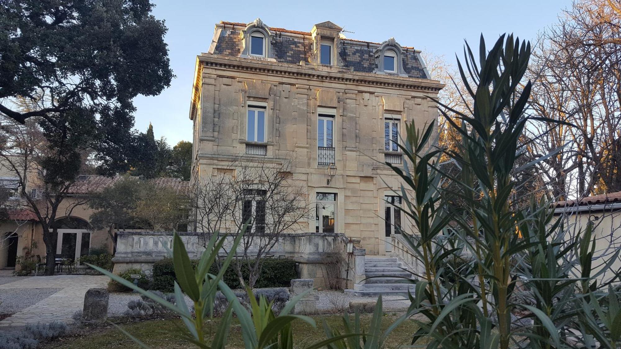 Logis Hotel - Restaurant Residence Les Cedres Villeneuve-lès-Avignon Exterior foto