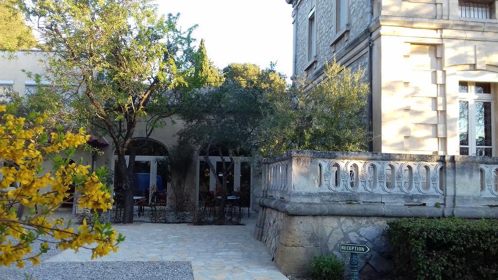 Logis Hotel - Restaurant Residence Les Cedres Villeneuve-lès-Avignon Exterior foto