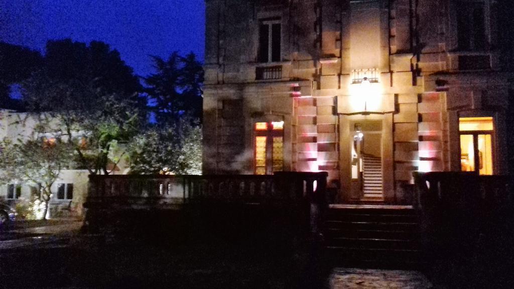 Logis Hotel - Restaurant Residence Les Cedres Villeneuve-lès-Avignon Exterior foto