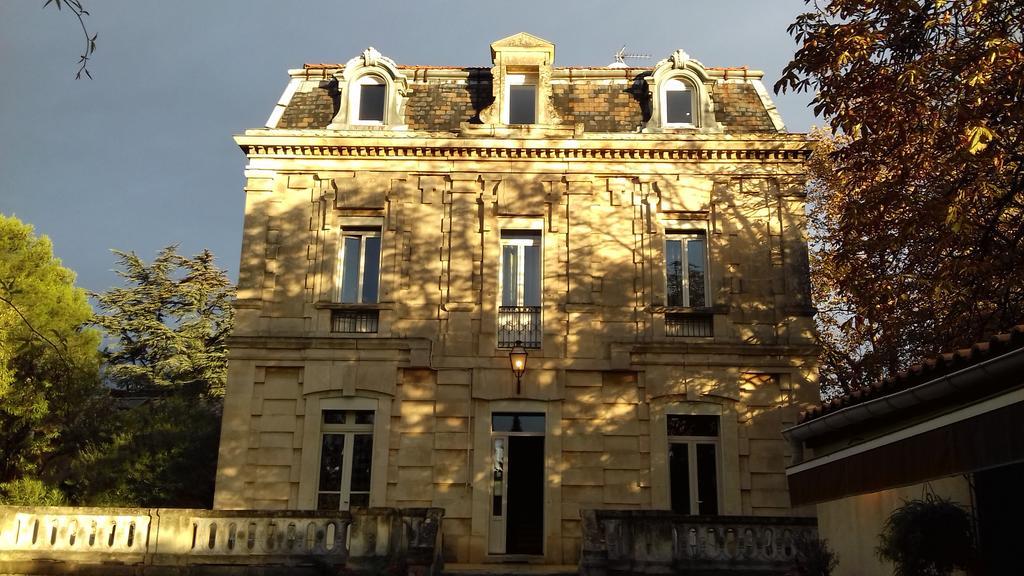 Logis Hotel - Restaurant Residence Les Cedres Villeneuve-lès-Avignon Exterior foto